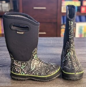 Bogs- Big kids size 2